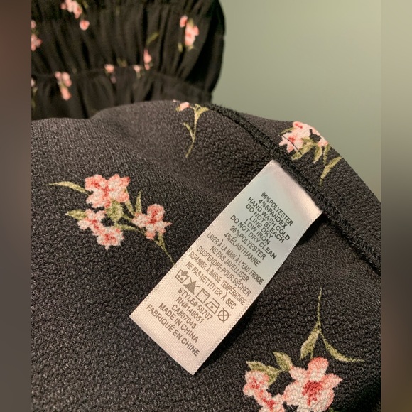 Black with Floral Print Knee Length Dress by Monteau - Picture 4 of 5